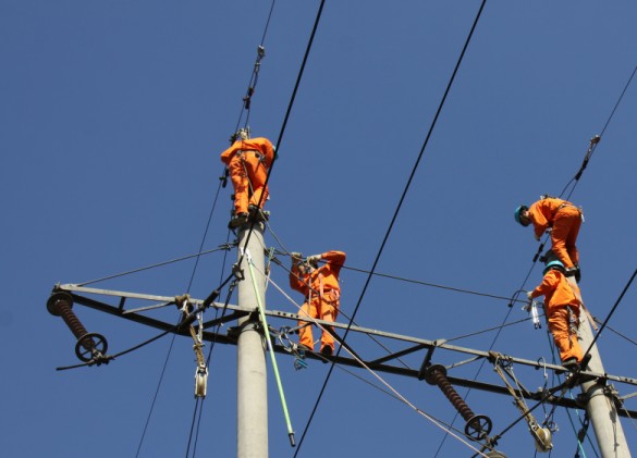 10kv线路穿越35kv线路,10kv线路导线至35kv线