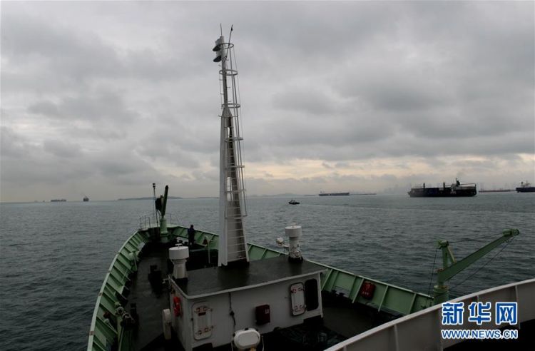 “实验3”号科考船进入马六甲海峡