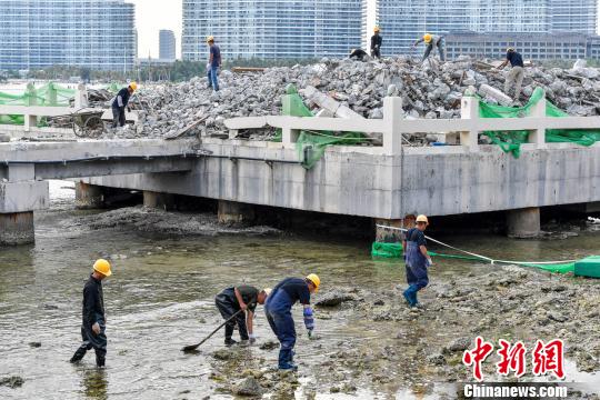 三亚市制定25项环境整改清单：海上餐厅项目正在拆除