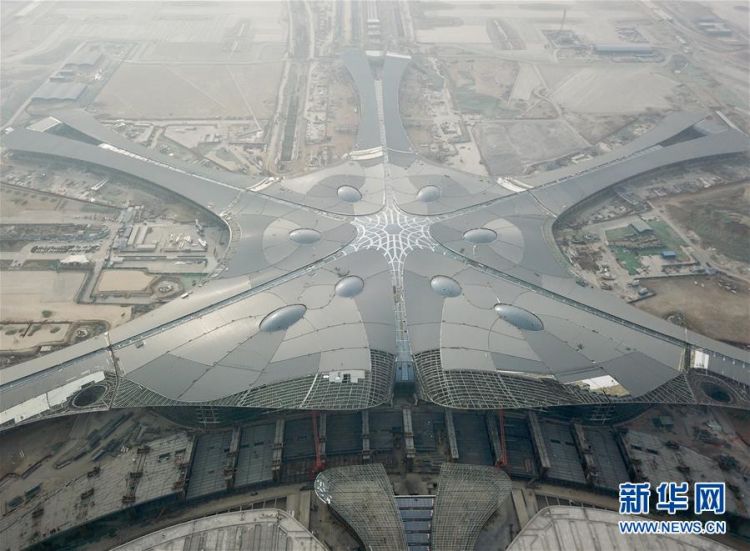 北京新机场航站楼已实现功能性封顶封围(组图)