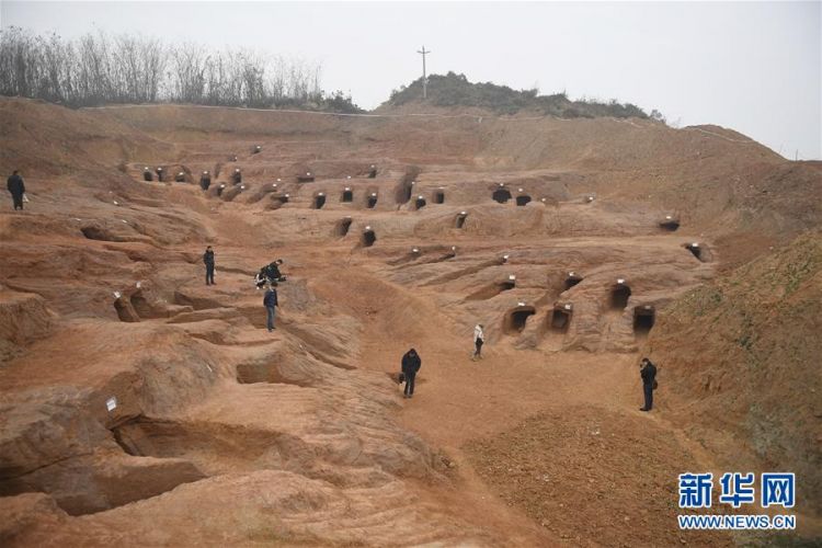 成都发现大规模汉代崖墓群 出土千余件文物(组图)