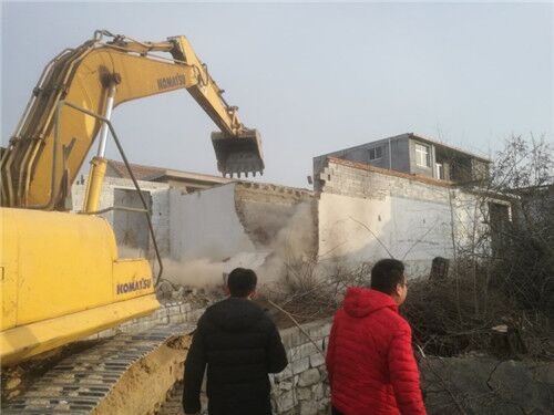 泰安省庄镇拆除违建2万平方米
