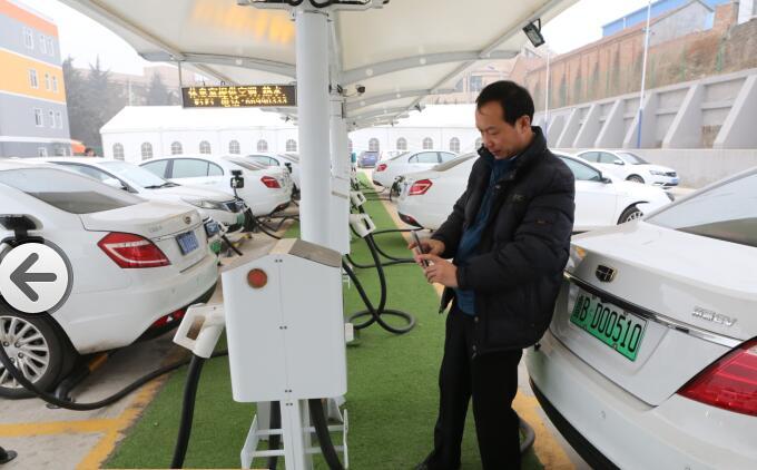 省内最大乘用车充电站建成使用 一次可充42台纯电动乘用车