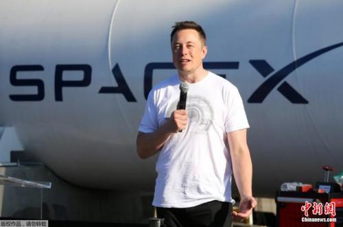 SpaceX创始人钱包丢了？随跑车一起飞向了太空