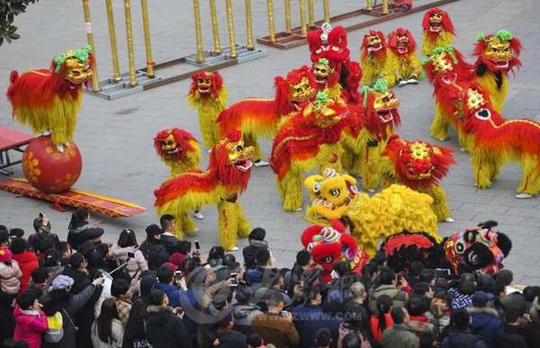 台儿庄古城春节7天突破70万人次 旅游综合收入实现倍增