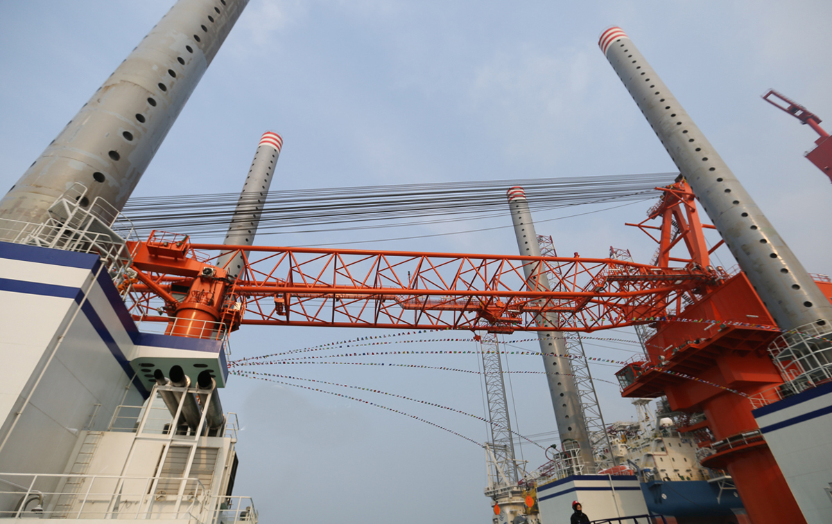 国内起重量最大的风电施工平台在青岛交付