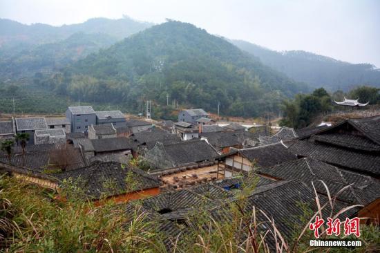 代表建议推动中国最大畲族聚居区建设特色村镇示范廊带