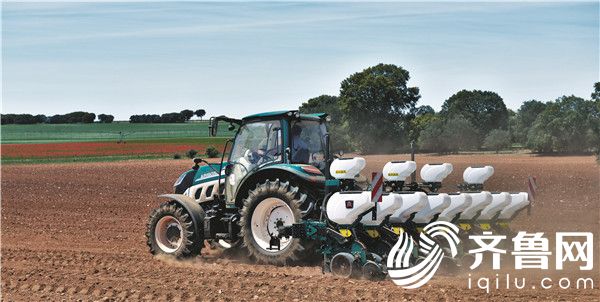 中国工程院院士走进雷沃 探究农业装备智能化