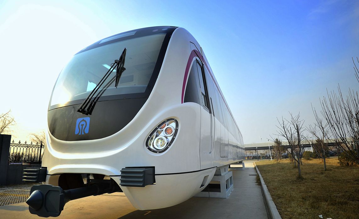 济南地铁R1线首辆列车即将亮相 实拍1:1模型车