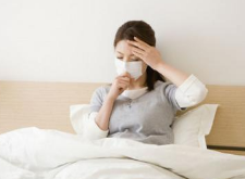 气温忽高忽低感冒发烧患儿增多 医生:很多是因为“捂过了头”