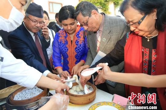 尼泊尔民众零距离接触中国南京文化