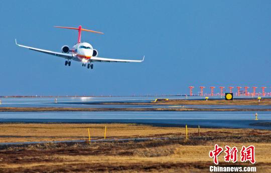 中国ARJ21喷气客机冰岛大侧风试飞 凯旋归来