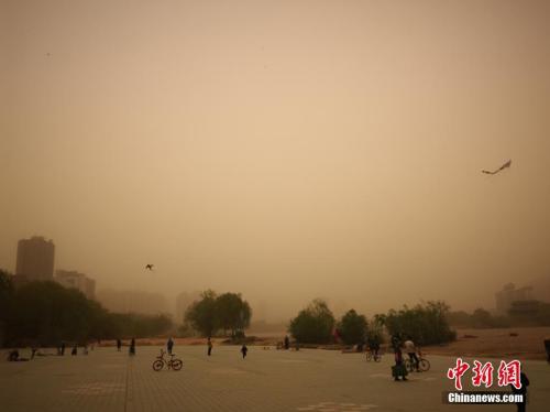 沙尘影响北方10余省份 明起中东部再迎降雨降温