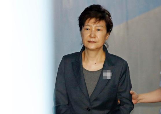 朴槿惠放弃上诉 韩媒：她自知靠法律斗争没啥用