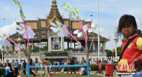 中国赴柬埔寨游客激增 柬旅游部长盼中企投资旅游业