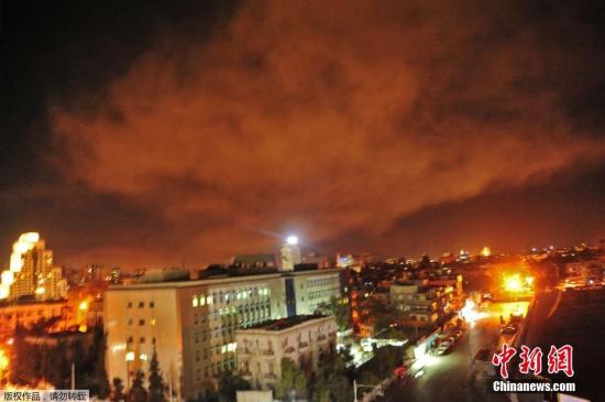 叙常驻联合国代表：美英法夜袭叙利亚导致3人受伤