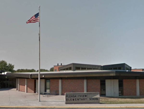 美国8岁小学生持菜刀到校园 挥刀划伤3名同学