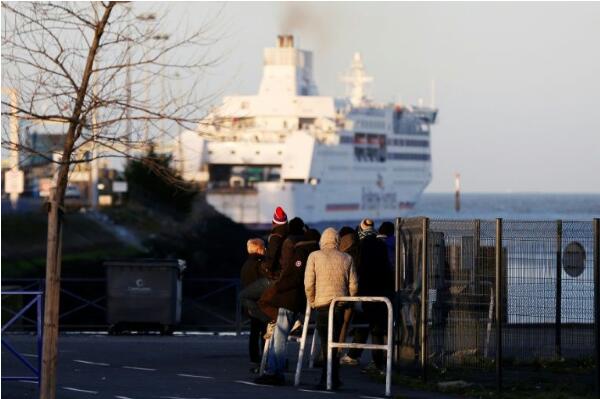 法国移民状况：人道接待与强硬驱逐二元对立