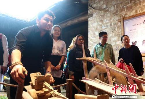 留学生的中国农村体验之旅：农村很有文化特色
