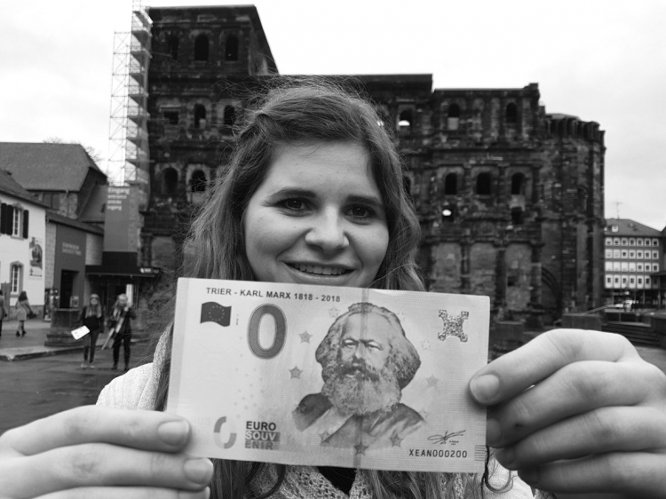 德国小城现零欧元纪念纸币 掀起纪念马克思热潮