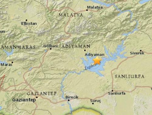 土耳其东南部发生5.2级地震 造成13人受伤
