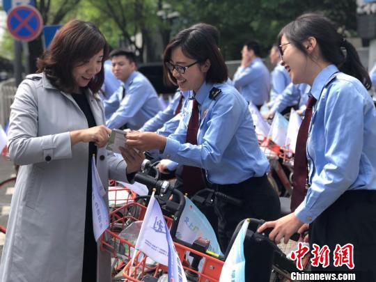 四地税务部门骑行“送政策” 北京155个办税事项网上办