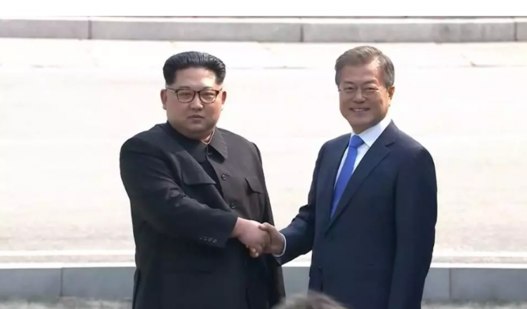 人民日报评朝韩首脑会晤:对话是通向长久和平唯一道路