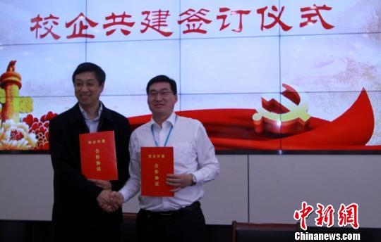 天津:劳模送农民工“上大学”