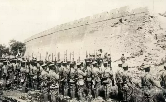 映像齐鲁｜1928，被日军炮火破坏的济南古城