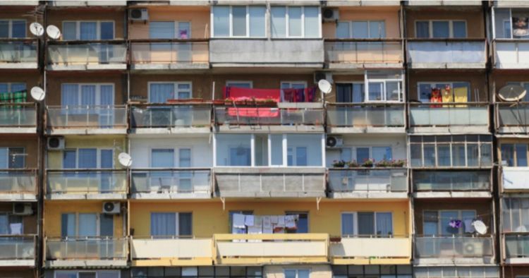 法国报告：住房条件差可导致贫困家庭恶性循环