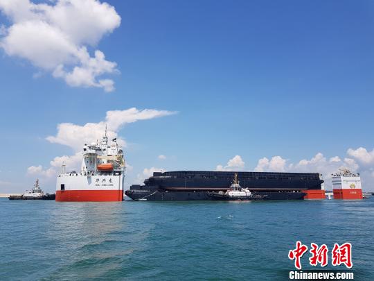 广州打捞局12000吨抬浮力打捞工程船“华兴龙”轮首航