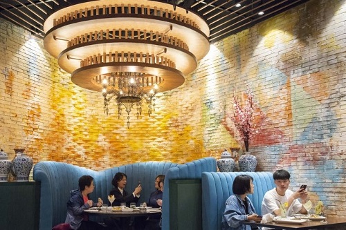 美式中餐品牌在中国开店引好奇 顾客：味道不像中餐