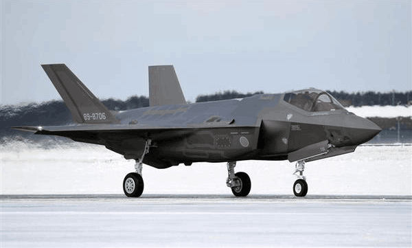 日本三泽基地再部署一架F-35A 2018年拟部署10架