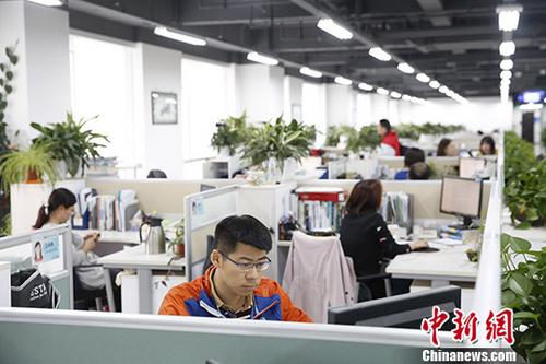 中国行业工资榜单披露：IT、金融排名居前