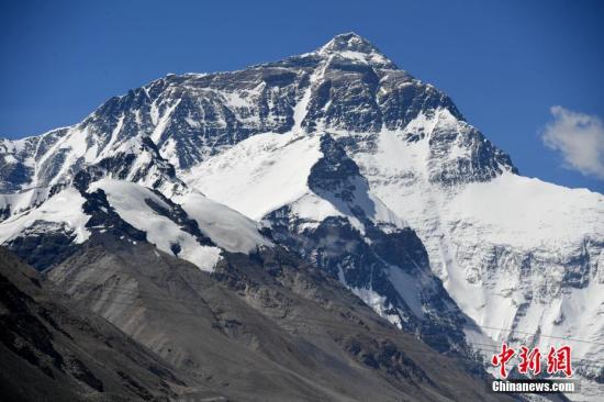 尼泊尔一夏尔巴人第22次登顶珠峰 刷新世界纪录