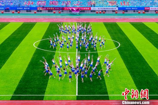 湖北京山220余片网球场遍布城乡 “贵族”运动实现亲民