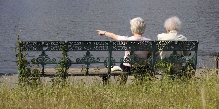法国统计：2016年退休人数逾1600万 增长0.9%
