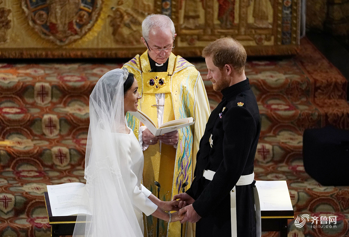 英国哈里王子温莎城堡举行世纪婚礼 英王室迎来首位非裔王妃