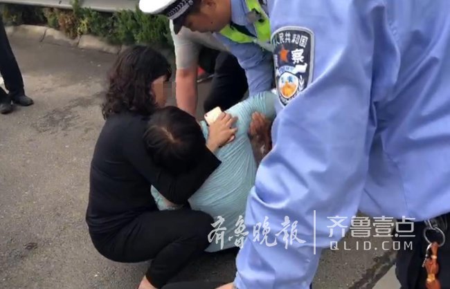 青岛男子520再次酒驾被查，妻子当场气晕被送120急救