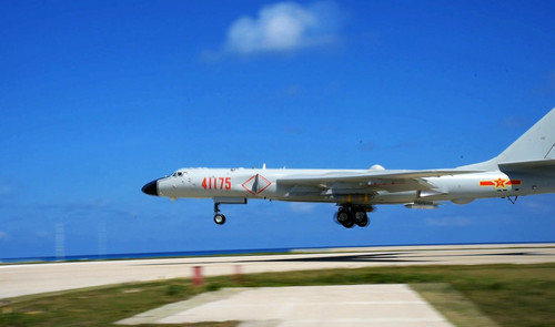 外媒关注中国轰-6K降南海机场 杜特尔特：不会同中国开战