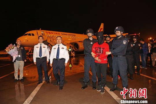 重庆警方捣毁特大跨境诈骗团伙 抓获嫌犯150余人
