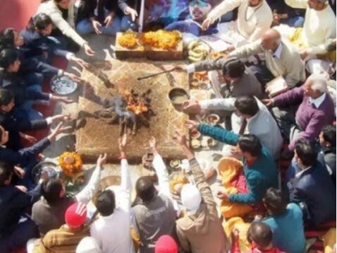 印度一邦政府举办祭祀仪式求“雨神”帮忙缓解干旱