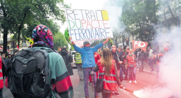 法国极左派政党联合工会酝酿示威 反对马克龙政府改革