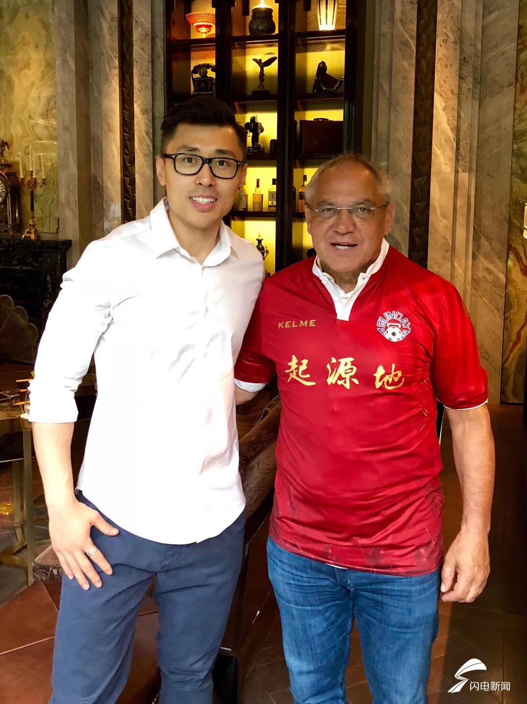 昔日鲁能主帅马加特重返中国 在上海穿上中乙队球衣