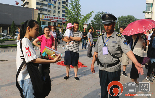 莱芜:2018年高考拉开帷幕考点秩序井然