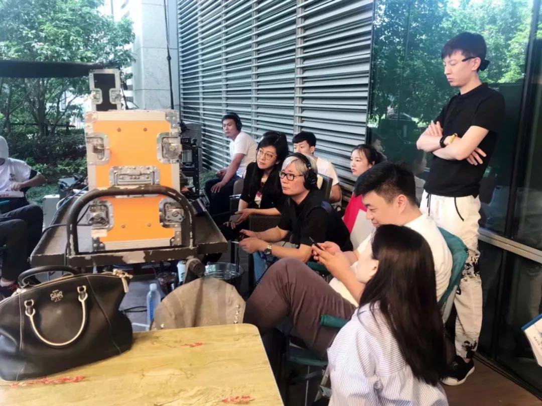 粤明领衔 现代都市情感大剧《逆流而上的你》