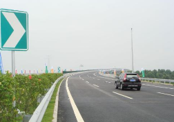 滨莱高速限速限行延长至7月31日12时