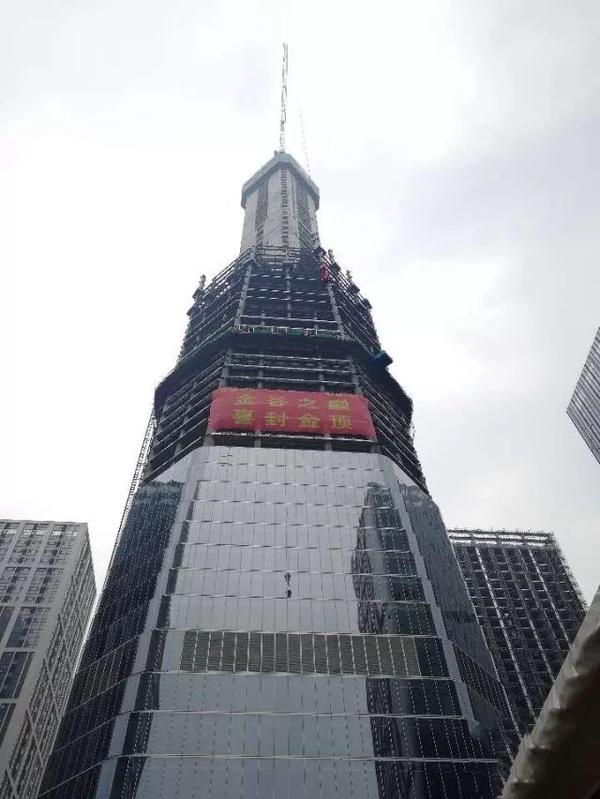 339米！济南“第一高”正式封顶！看看历任的第一高楼