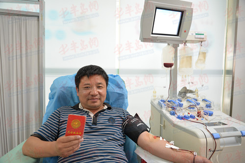 “熊猫侠”江灏坚持14年献血随叫随到 累计献血23次