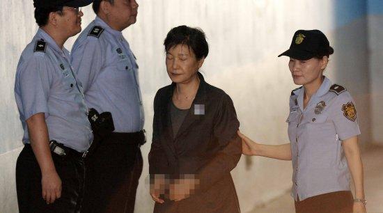 朴槿惠判24年后又被官司找上门！检方求刑12年